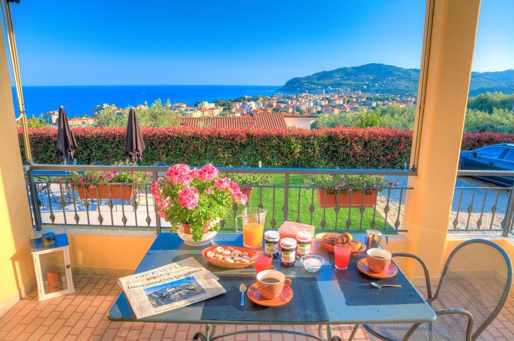 Appartamenti Villa Il Poggiolo 디아노마리나 외부 사진