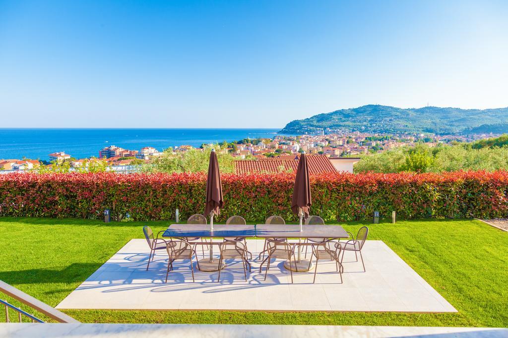 Appartamenti Villa Il Poggiolo 디아노마리나 외부 사진
