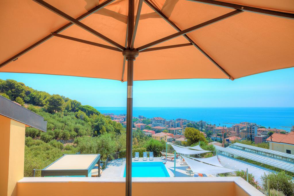 Appartamenti Villa Il Poggiolo 디아노마리나 외부 사진