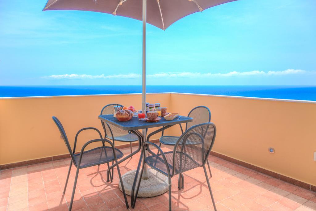Appartamenti Villa Il Poggiolo 디아노마리나 외부 사진