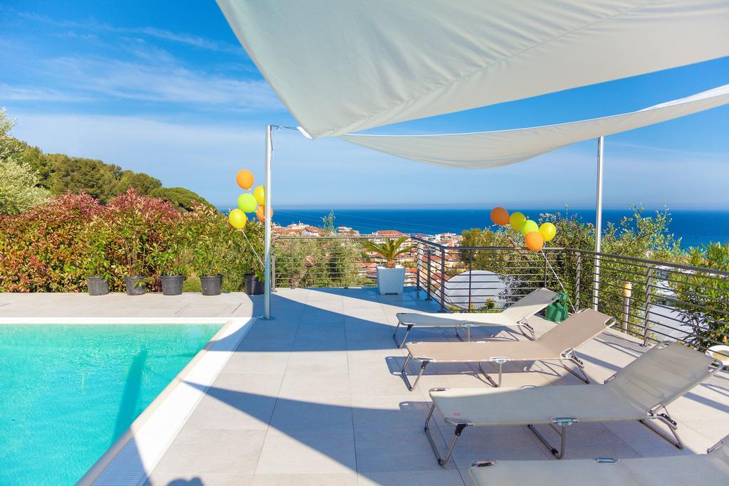 Appartamenti Villa Il Poggiolo 디아노마리나 외부 사진